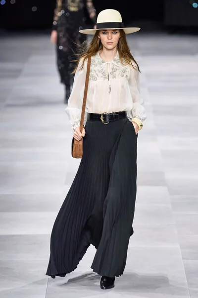 Look 57